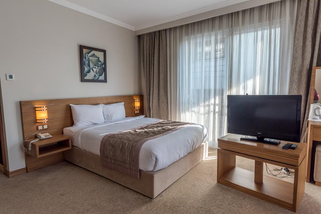 Hotel Almina Park Duzce ภายนอก รูปภาพ