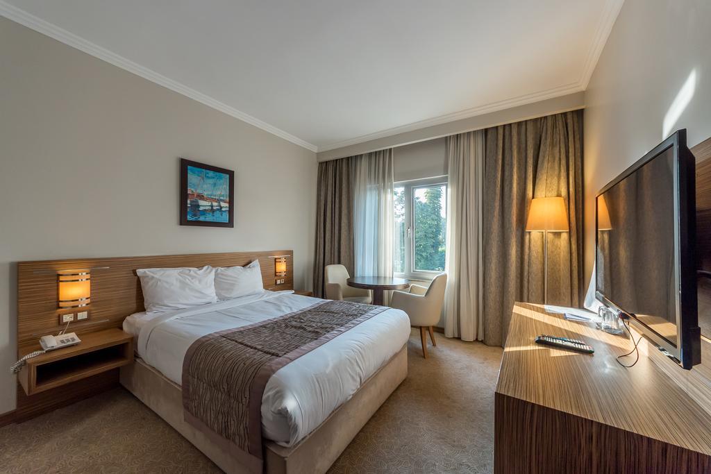 Hotel Almina Park Duzce ภายนอก รูปภาพ