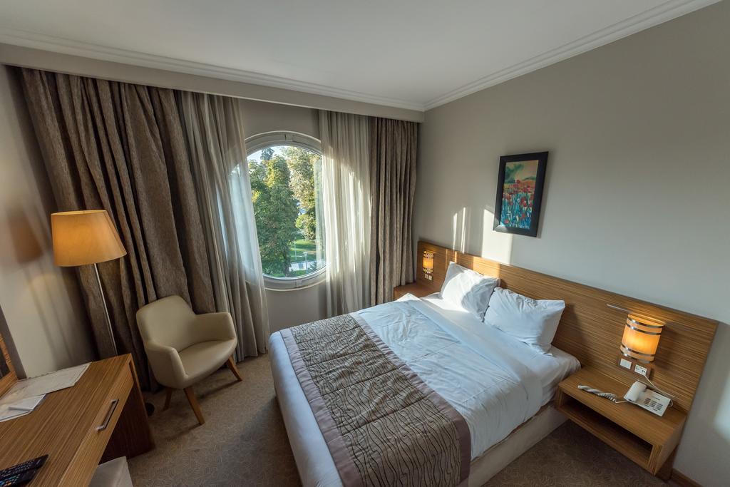 Hotel Almina Park Duzce ภายนอก รูปภาพ