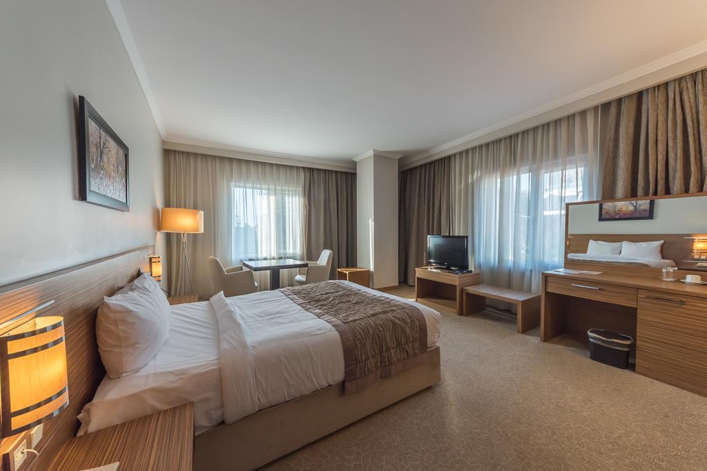 Hotel Almina Park Duzce ภายนอก รูปภาพ